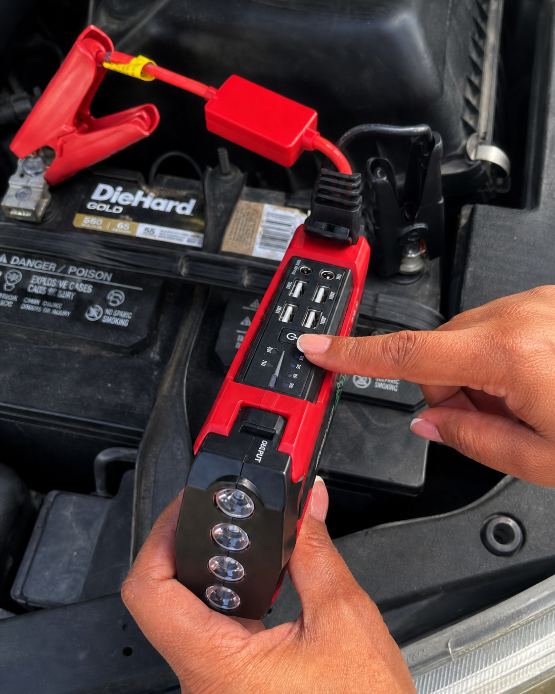 Turn on the jump starter